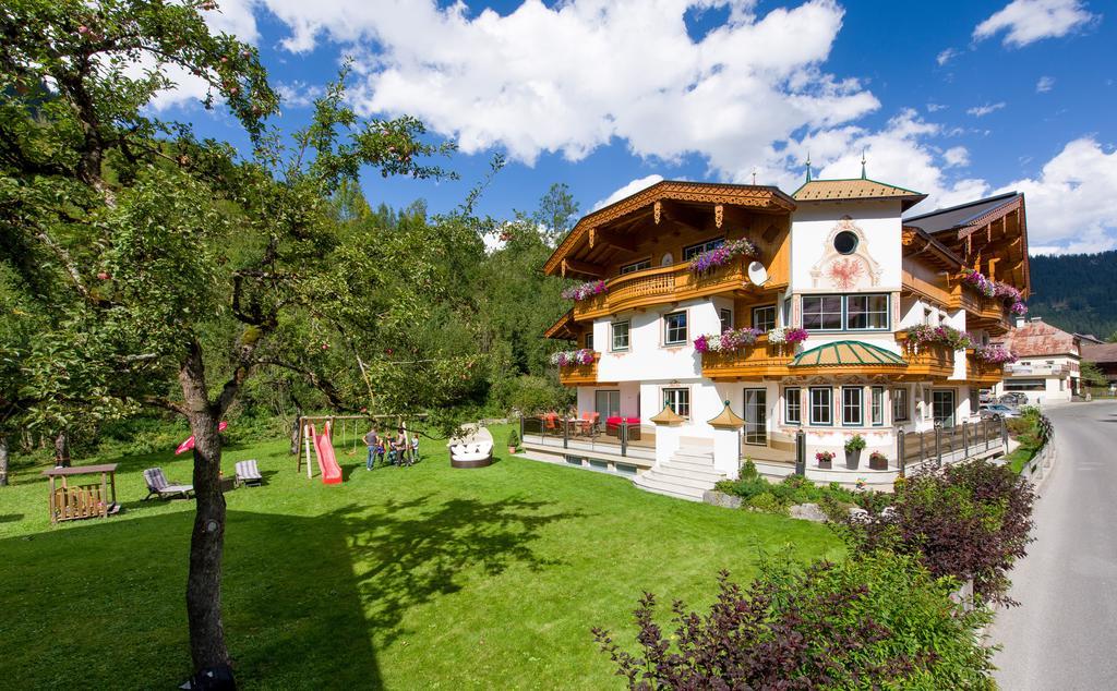 Готель Ferienschloessl Harmonie Гольцгау Екстер'єр фото