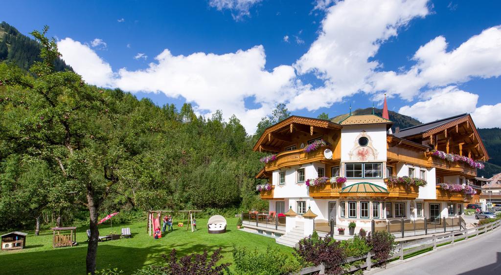 Готель Ferienschloessl Harmonie Гольцгау Екстер'єр фото